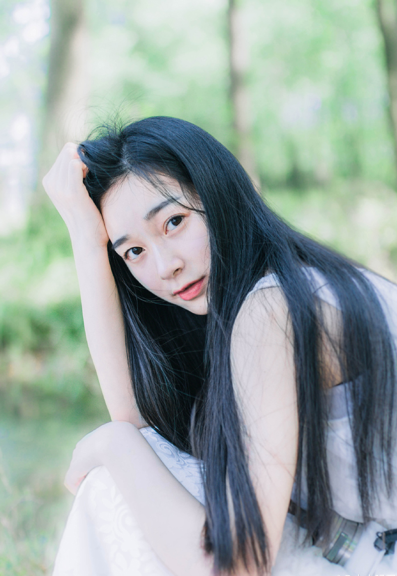 一个国家的民族性，初抵它的土地就可以马上区别出来。你有“眼睛”，再平凡的风景在心里一看，全都活了起来。人间到处有青山，何必可以去安排将来的旅程呢?